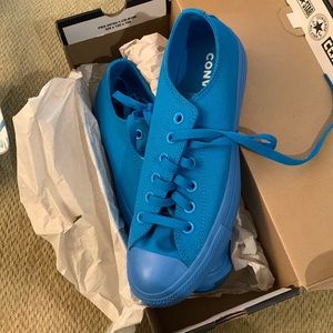 Converse Chuck Taylor ✨New✨